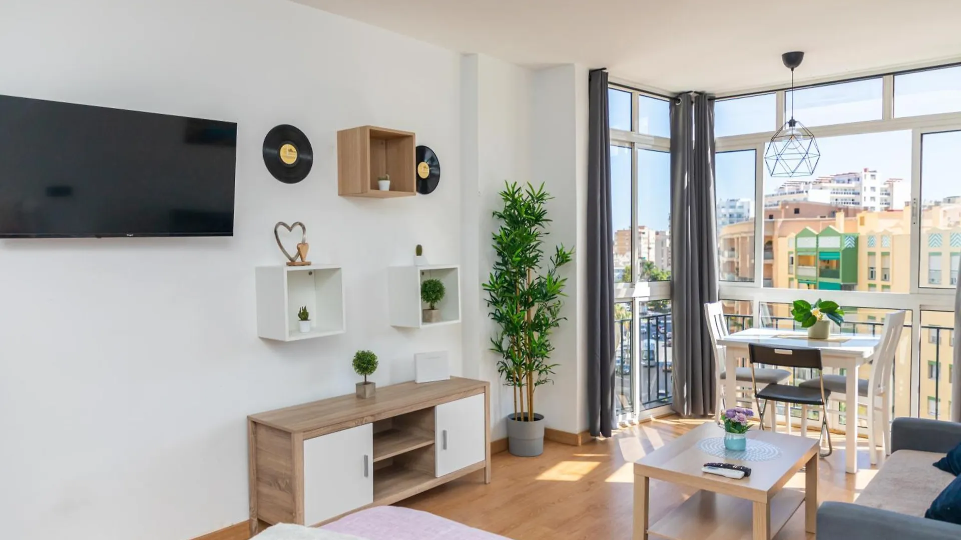 Vis6 - Nuevo, Reformado, Centro De Torremolinos, Playa A 850 Metros, Wifi, Vistas A La Ciudad Apartment