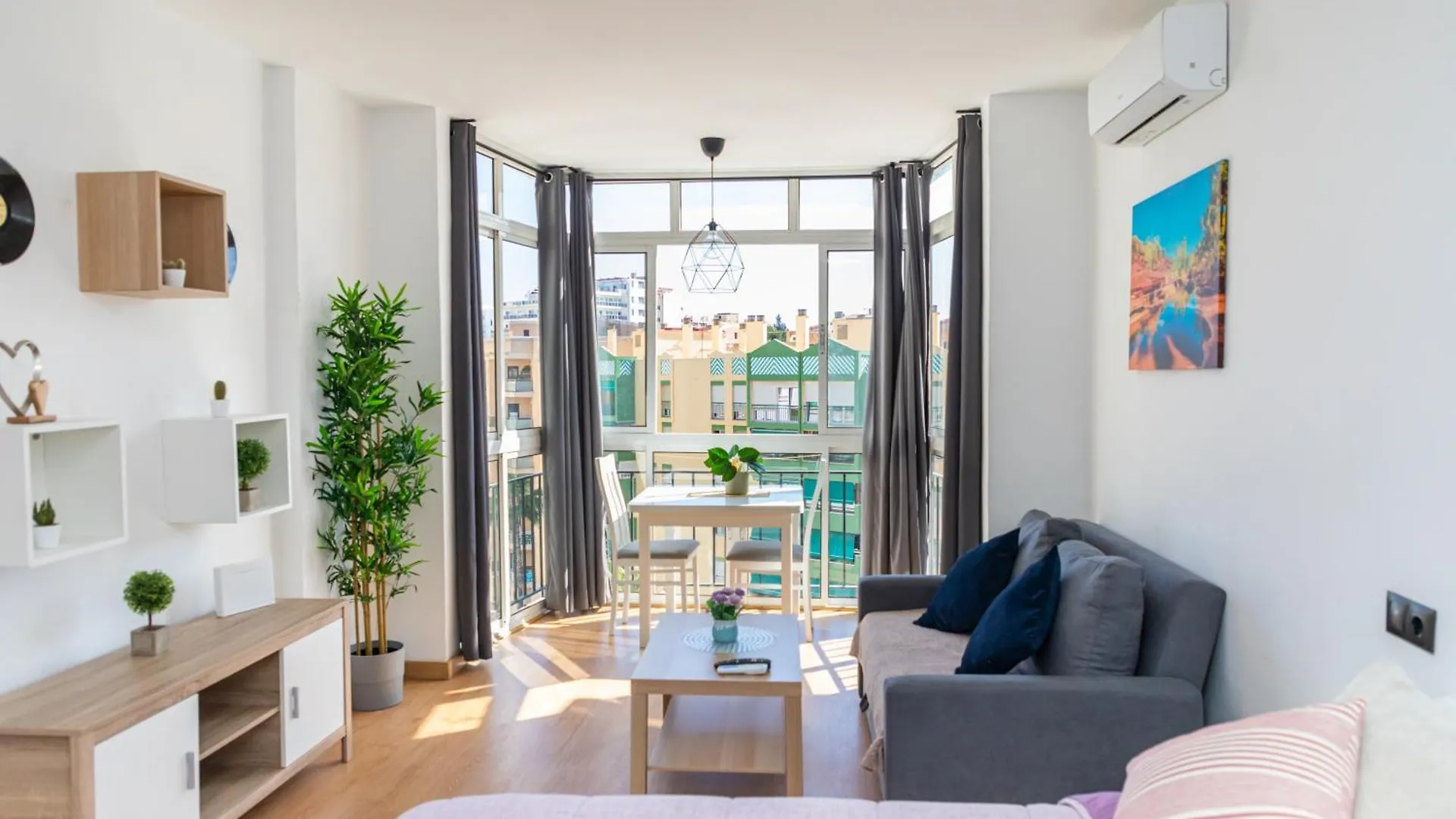Vis6 - Nuevo, Reformado, Centro De Torremolinos, Playa A 850 Metros, Wifi, Vistas A La Ciudad Apartment  Torremolinos