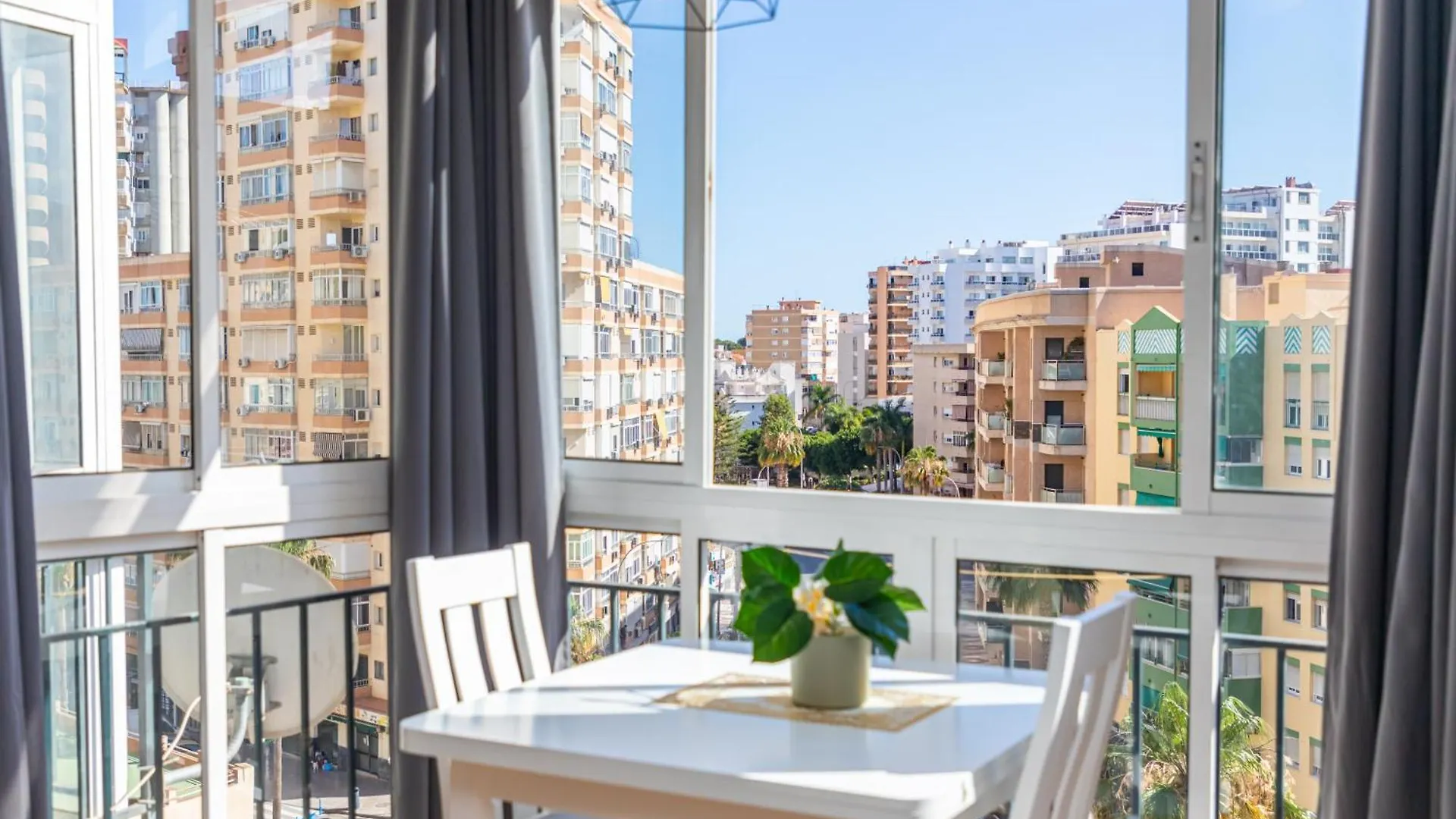Vis6 - Nuevo, Reformado, Centro De Torremolinos, Playa A 850 Metros, Wifi, Vistas A La Ciudad Apartment 0*, Torremolinos Spain